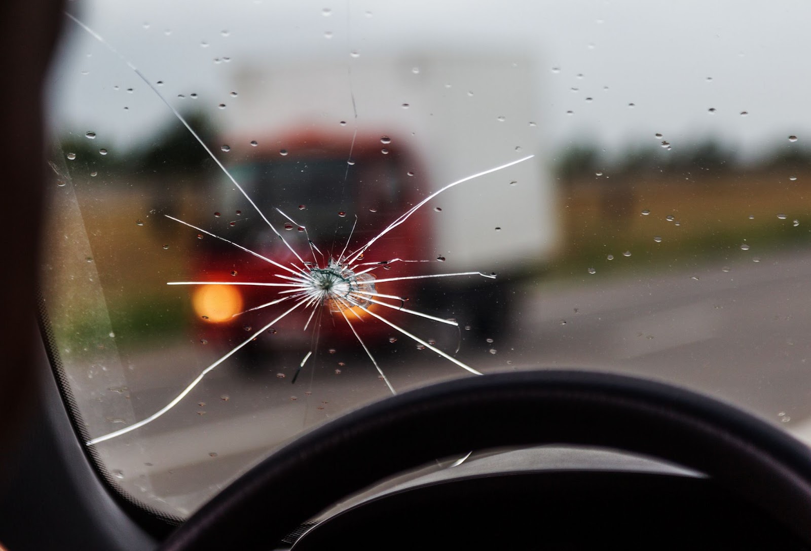 Zamena pukle šoferšajbne - Glass Service Bošnjace, auto stakla Leskovac